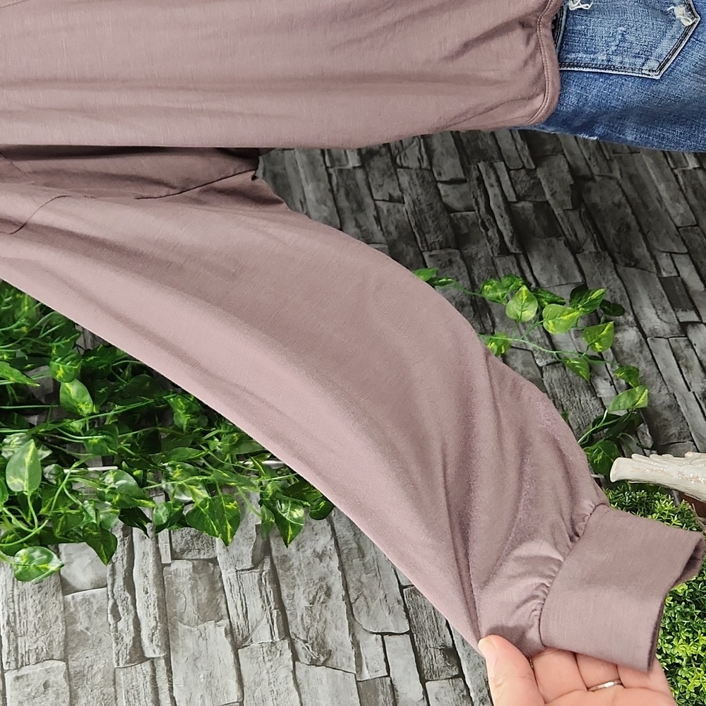 Old Navy Active Long Sleeve Open-Back Top | Mauve | Medium Tall - Picture 5 of 8
